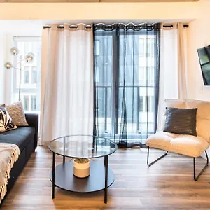  Appartement Moderne, Centre-ville Piscine, Terrasse, Gym Canada